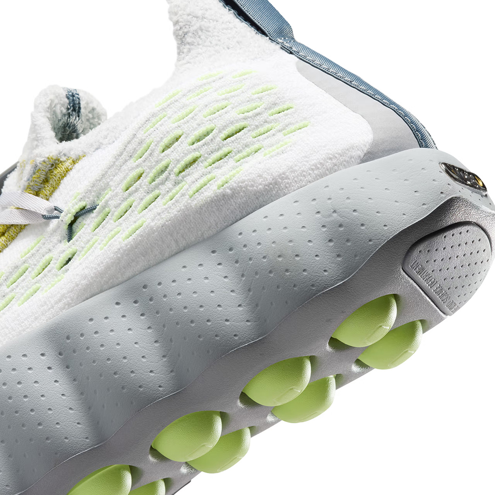 Nike Mind 002 Flyknit "Pure Platinum"
