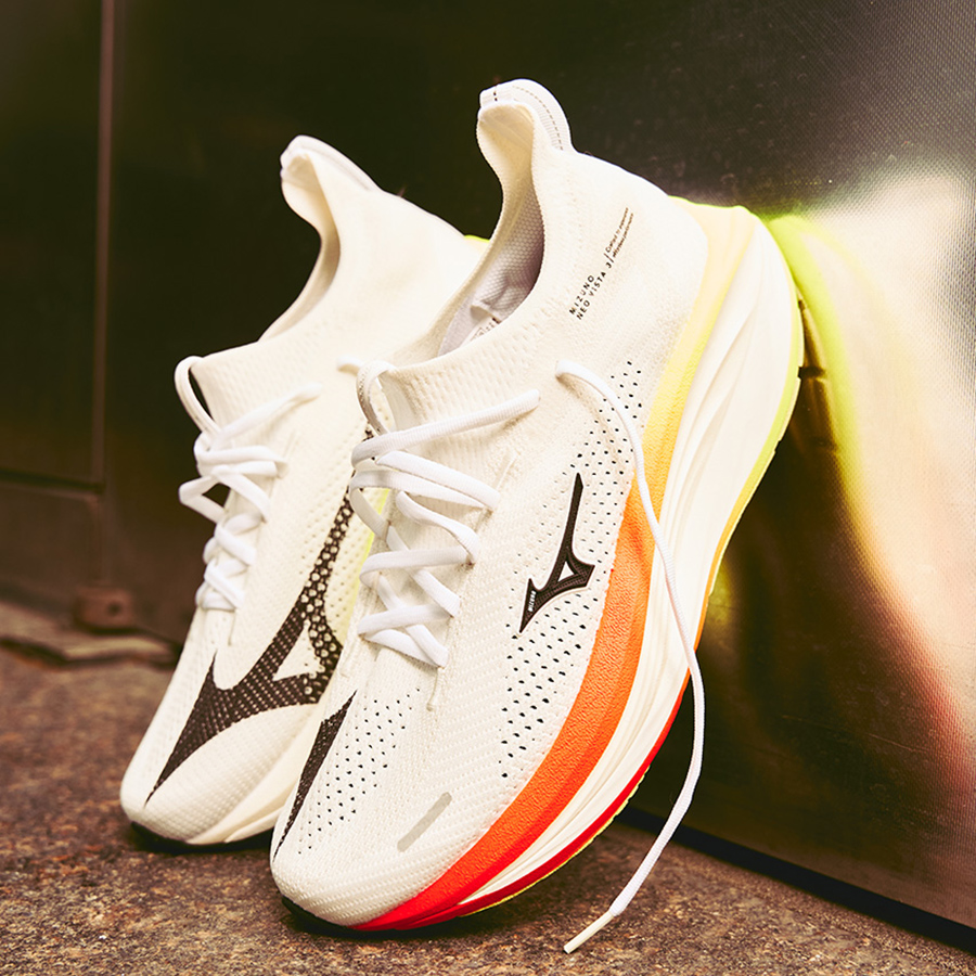 First Look: Mizuno Neo Vista 3
