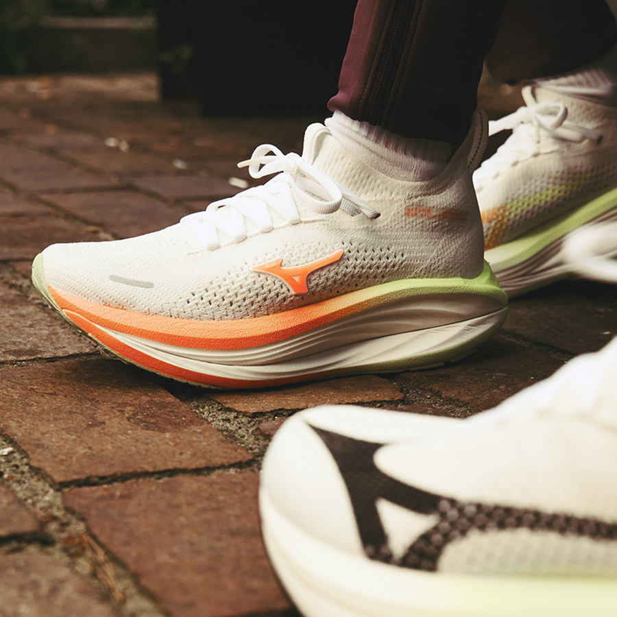 Mizuno Neo Vista 3