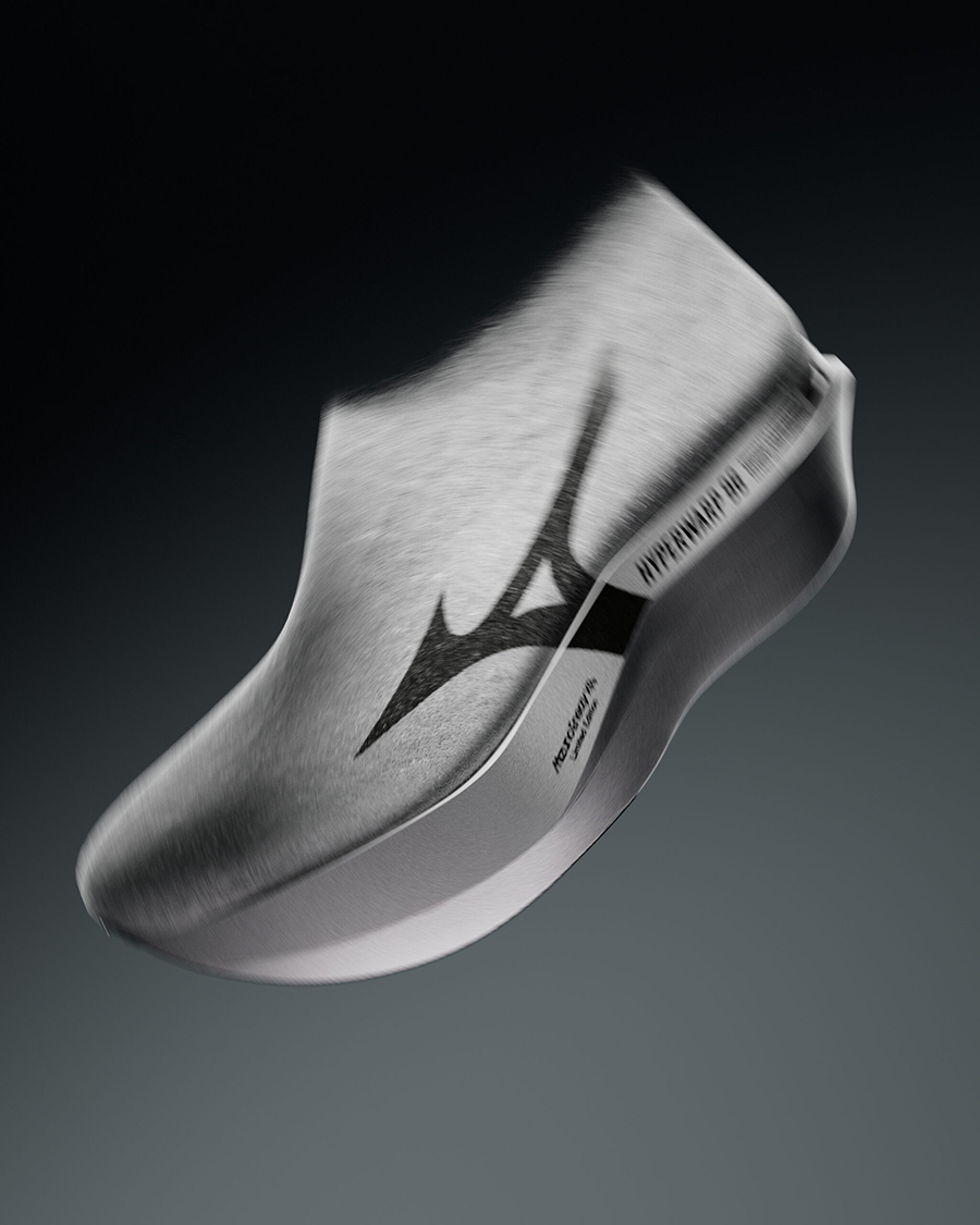 First Look: Mizuno Hyperwarp 96
