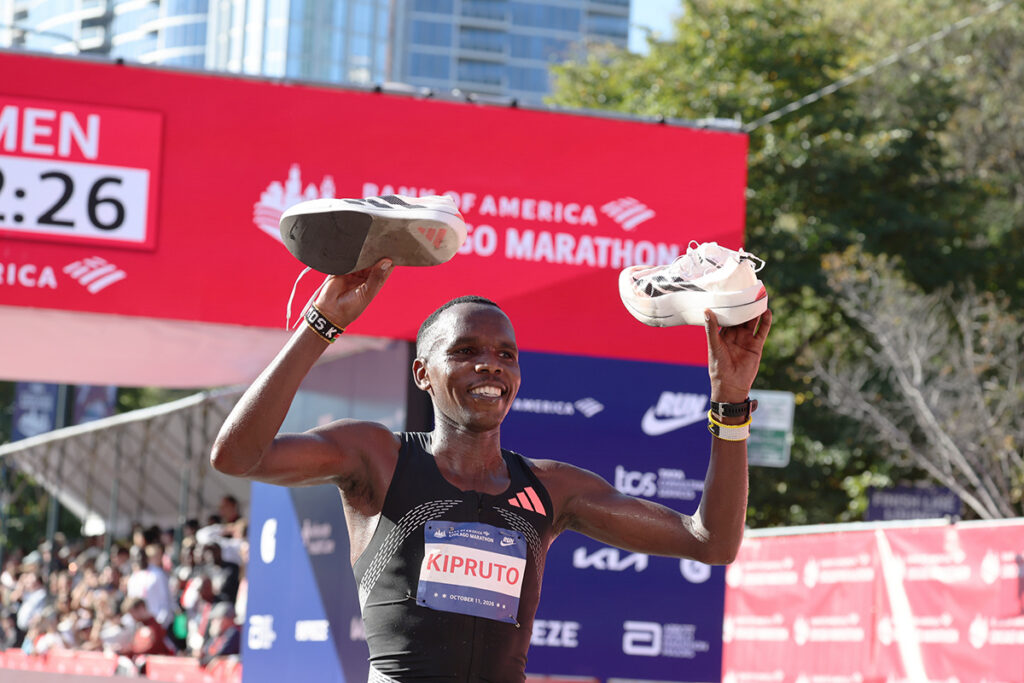 Kipruto stuns Kiplimo in Chicago as Feysa repeats as champion on a late move